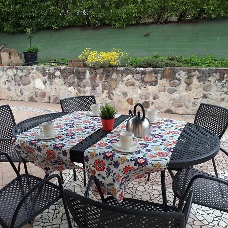 Appartamento Con Giardino A Cisano Di Bardolino Bagian luar foto