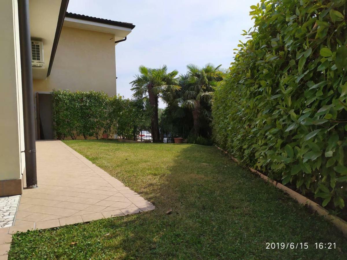 Appartamento Con Giardino A Cisano Di Bardolino Bagian luar foto
