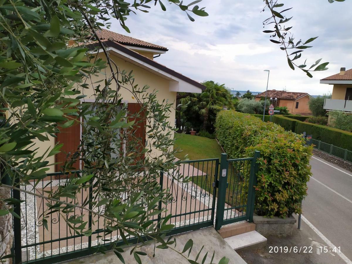 Appartamento Con Giardino A Cisano Di Bardolino Bagian luar foto